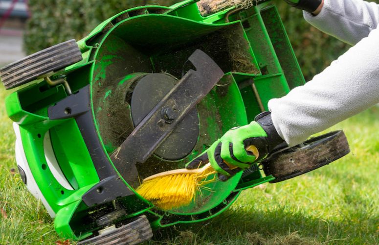 Inspect the Blade of Your Battery Lawn Mower